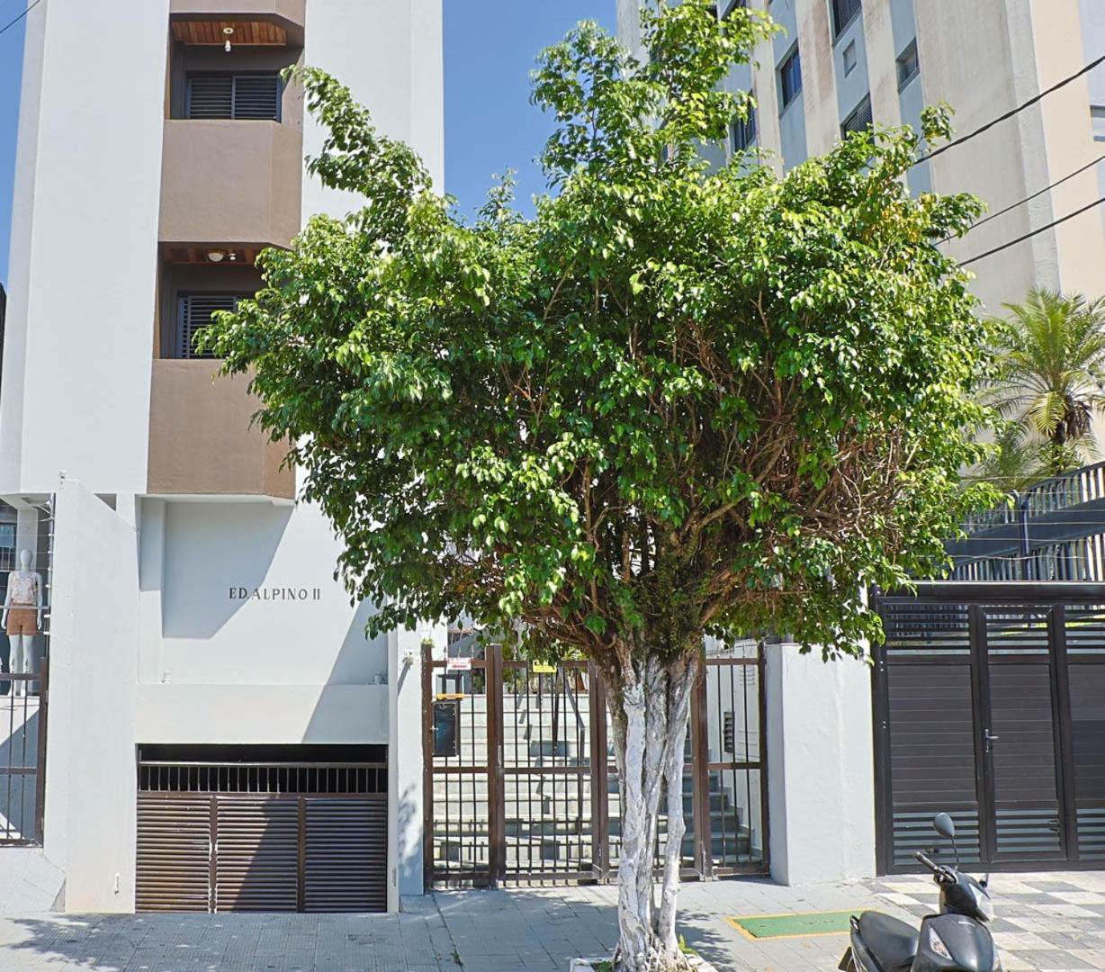 Apto A 500 Metros Da Praia Da Enseada 瓜鲁雅 外观 照片