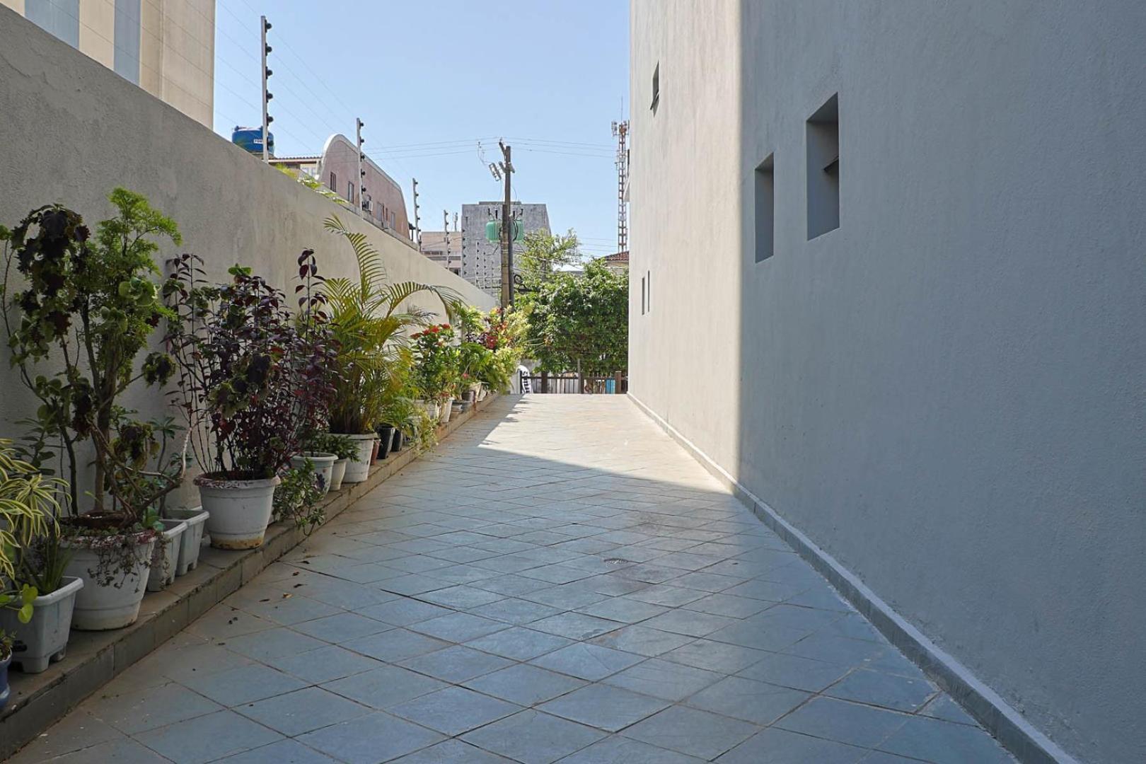 Apto A 500 Metros Da Praia Da Enseada 瓜鲁雅 外观 照片